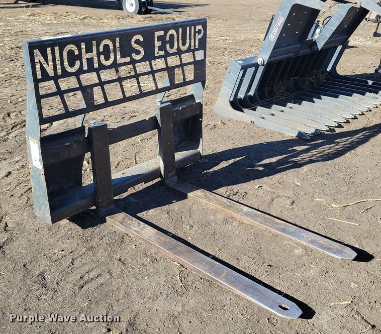 image for item LC9342 Virnig  skid steer forks