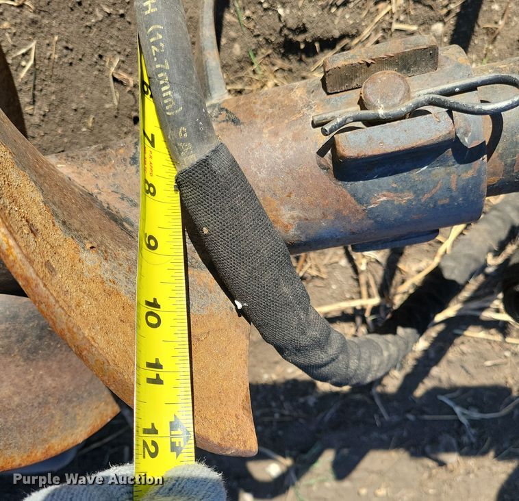 image for item LC9345 Lowe 1650E  skid steer auger