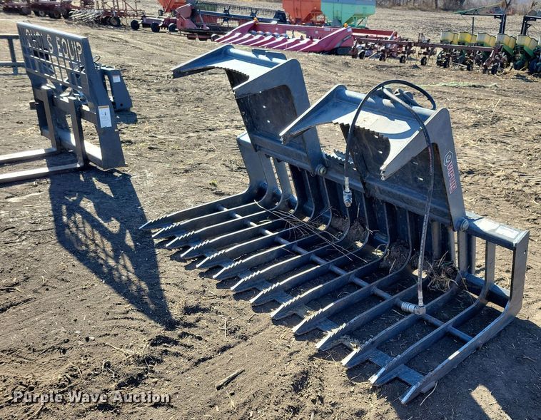 image for item LC9348 Virnig  skid steer grapple bucket