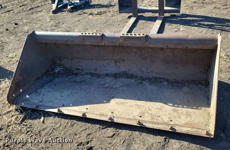 image for item LC9349 Skid steer bucket