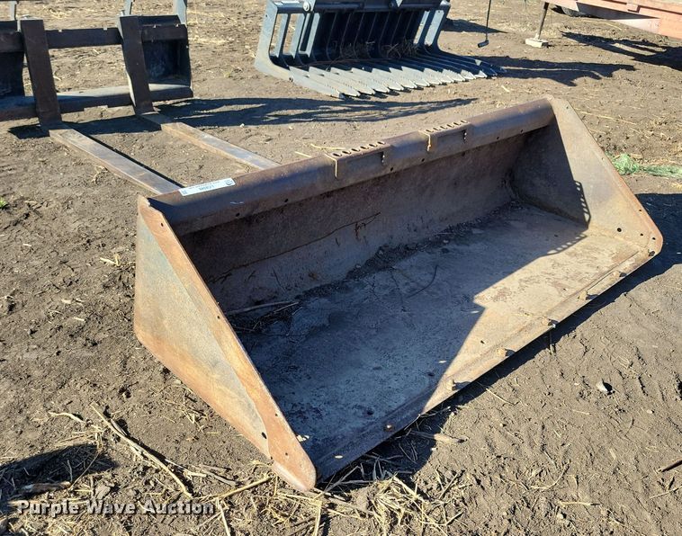 image for item LC9349 Skid steer bucket