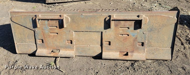 image for item LC9349 Skid steer bucket