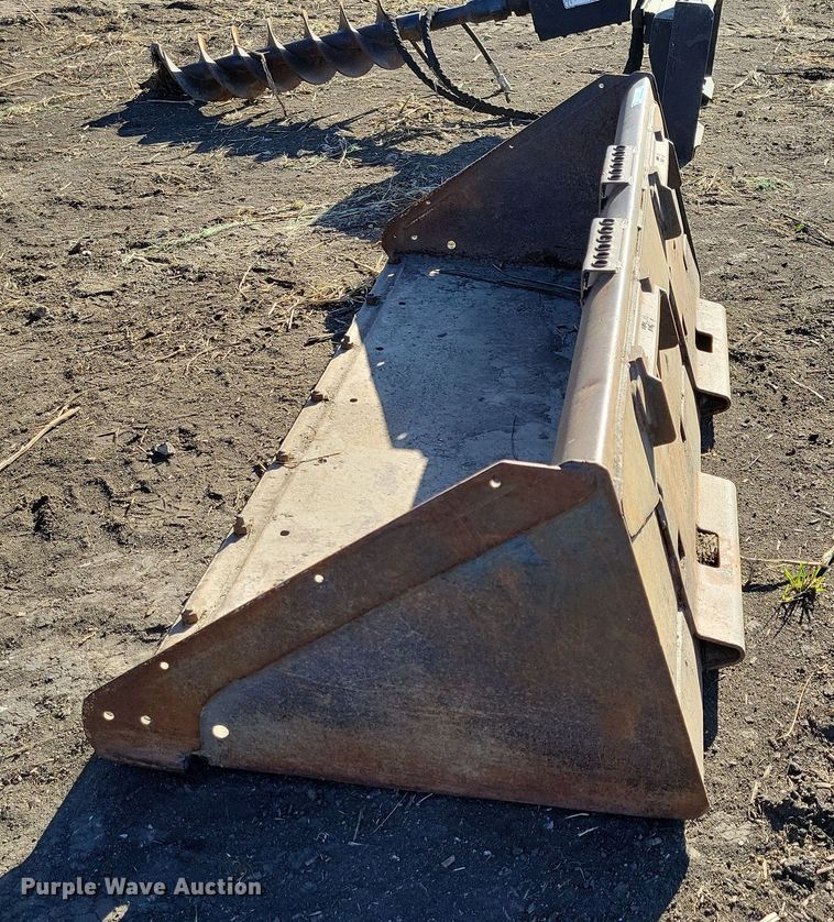 image for item LC9349 Skid steer bucket