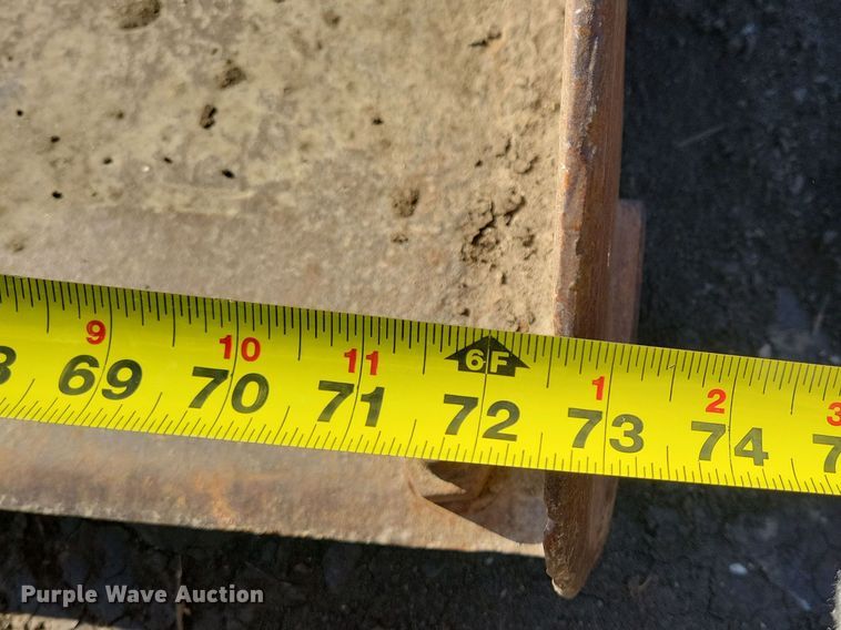 image for item LC9349 Skid steer bucket