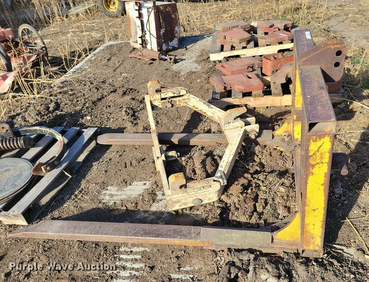 image for item LC9351 Tractor parts