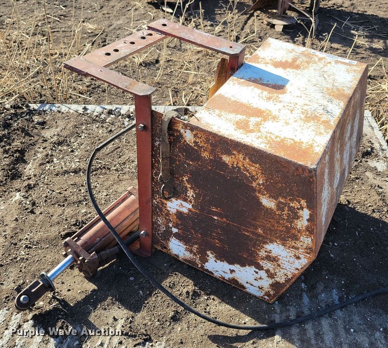 image for item LC9352 Ag equipment