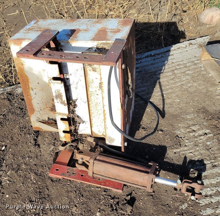 image for item LC9352 Ag equipment