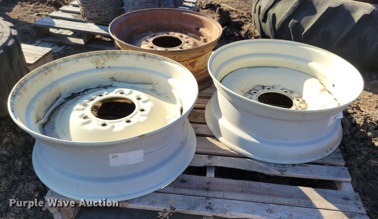 image for item LC9353 Tires and wheels