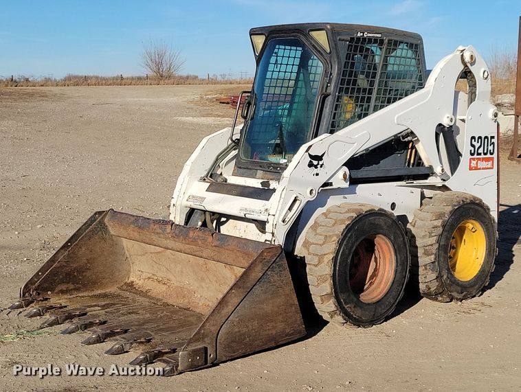 image for item LC9355 2007 Bobcat S205  skid steer loader