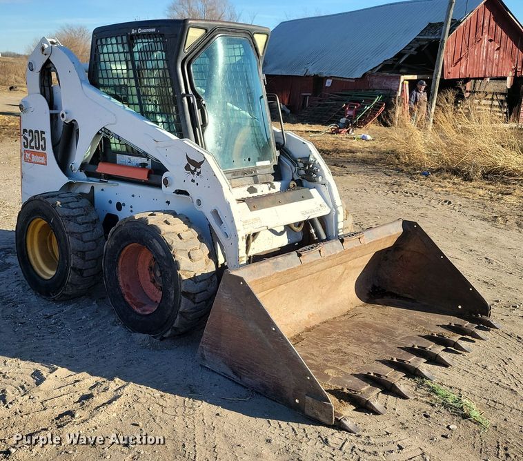 image for item LC9355 2007 Bobcat S205  skid steer loader