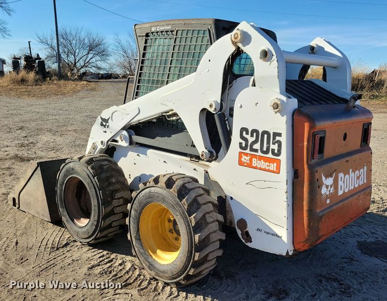 image for item LC9355 2007 Bobcat S205  skid steer loader