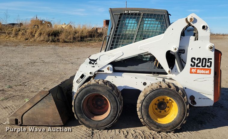image for item LC9355 2007 Bobcat S205  skid steer loader