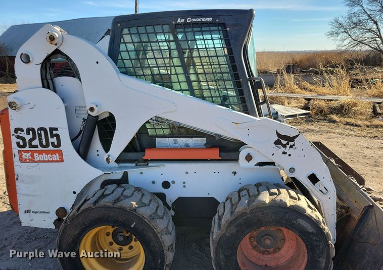 image for item LC9355 2007 Bobcat S205  skid steer loader