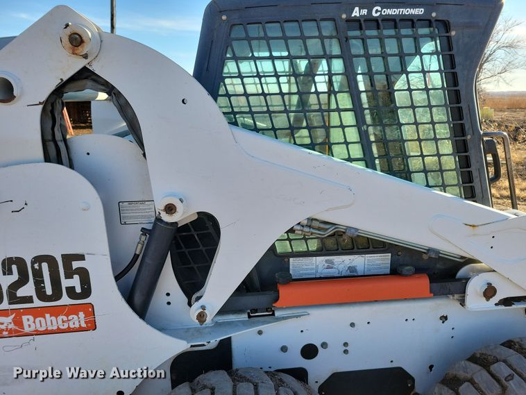 image for item LC9355 2007 Bobcat S205  skid steer loader