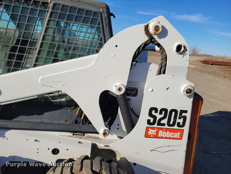 image for item LC9355 2007 Bobcat S205  skid steer loader