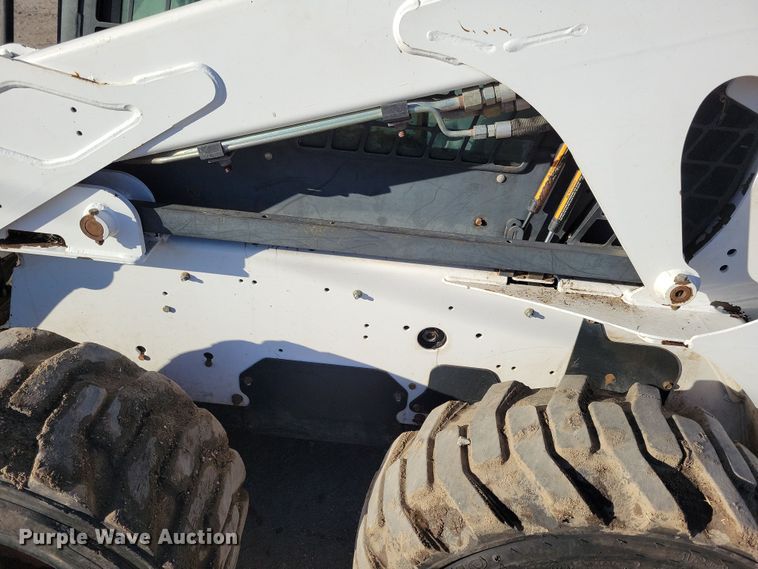 image for item LC9355 2007 Bobcat S205  skid steer loader