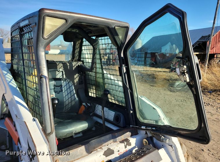image for item LC9355 2007 Bobcat S205  skid steer loader