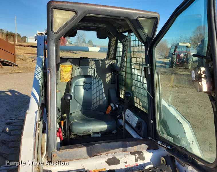 image for item LC9355 2007 Bobcat S205  skid steer loader