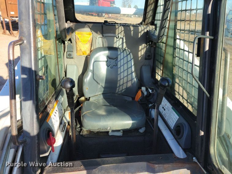 image for item LC9355 2007 Bobcat S205  skid steer loader