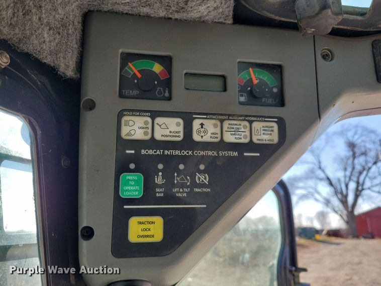 image for item LC9355 2007 Bobcat S205  skid steer loader