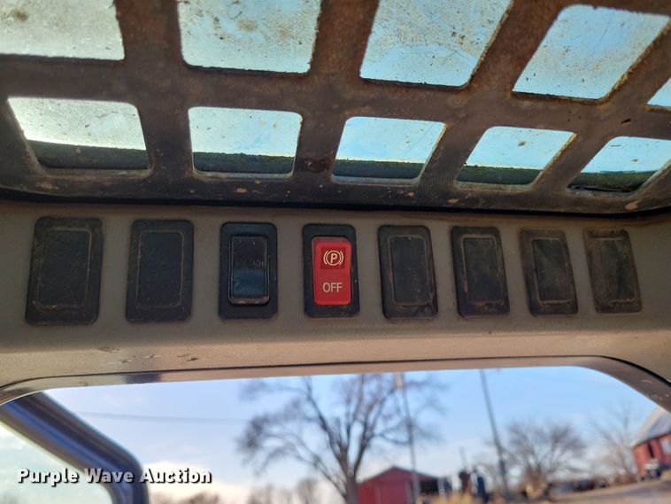 image for item LC9355 2007 Bobcat S205  skid steer loader