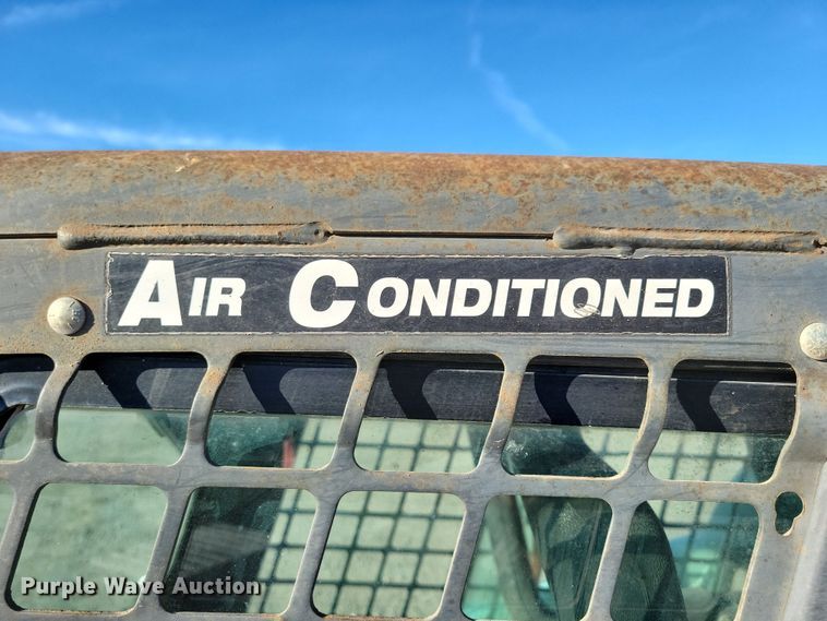 image for item LC9355 2007 Bobcat S205  skid steer loader