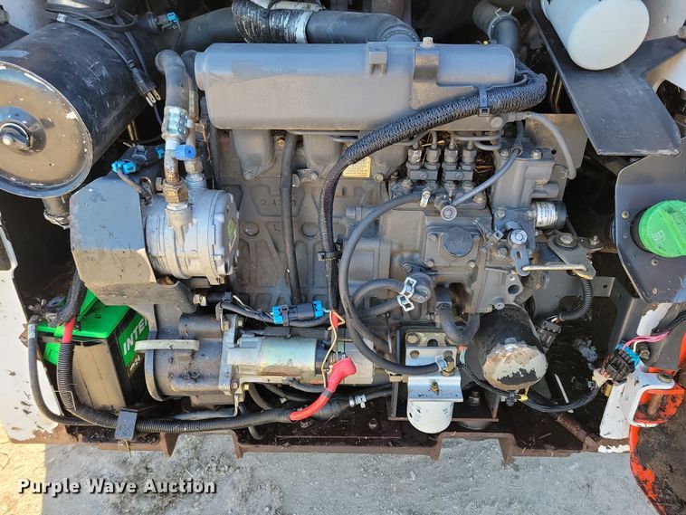 image for item LC9355 2007 Bobcat S205  skid steer loader