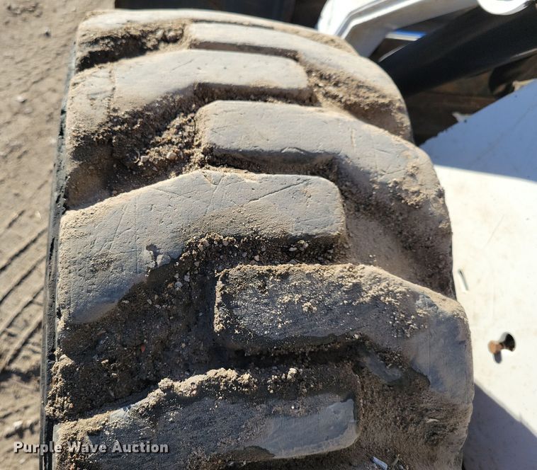 image for item LC9355 2007 Bobcat S205  skid steer loader