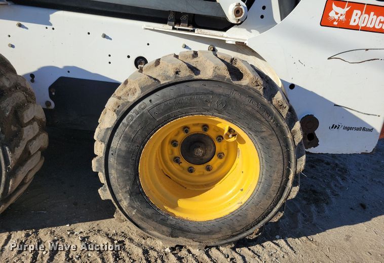 image for item LC9355 2007 Bobcat S205  skid steer loader