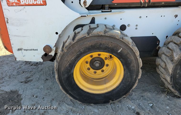 image for item LC9355 2007 Bobcat S205  skid steer loader