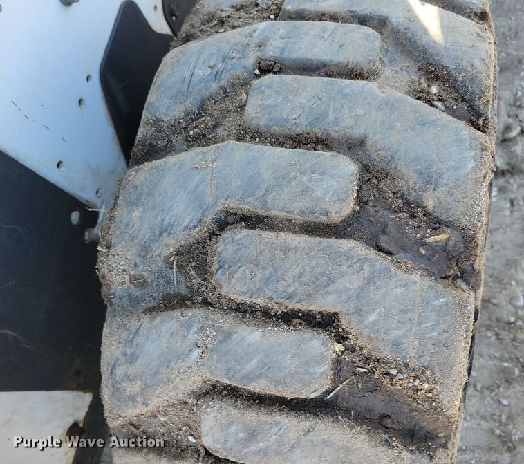 image for item LC9355 2007 Bobcat S205  skid steer loader