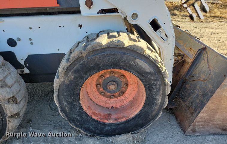 image for item LC9355 2007 Bobcat S205  skid steer loader