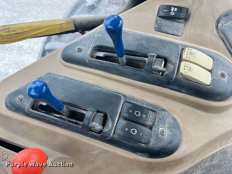 image for item LD9827 2008 AGCO DT220A  MFWD tractor