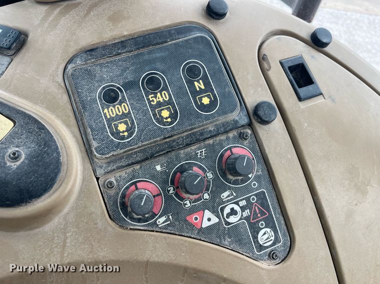 image for item LD9827 2008 AGCO DT220A  MFWD tractor