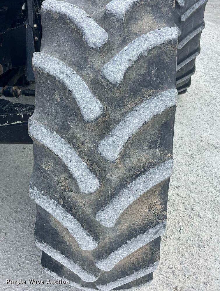 image for item LD9827 2008 AGCO DT220A  MFWD tractor