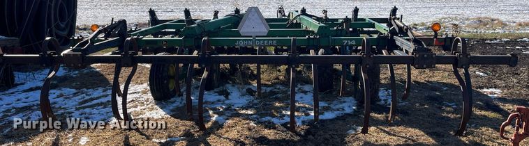 image for item LD9878 John Deere 714  disk ripper