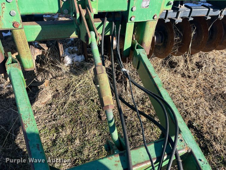 image for item LD9878 John Deere 714  disk ripper