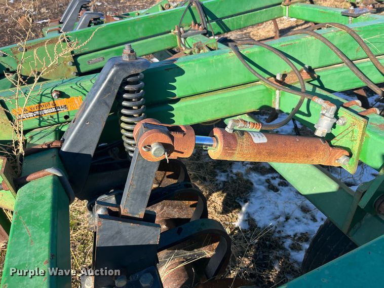 image for item LD9878 John Deere 714  disk ripper