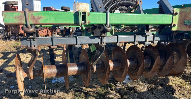 image for item LD9878 John Deere 714  disk ripper