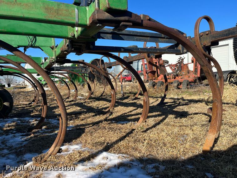 image for item LD9878 John Deere 714  disk ripper