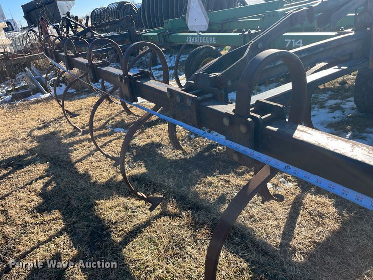 image for item LD9878 John Deere 714  disk ripper