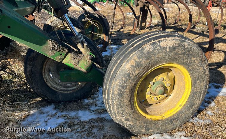 image for item LD9878 John Deere 714  disk ripper