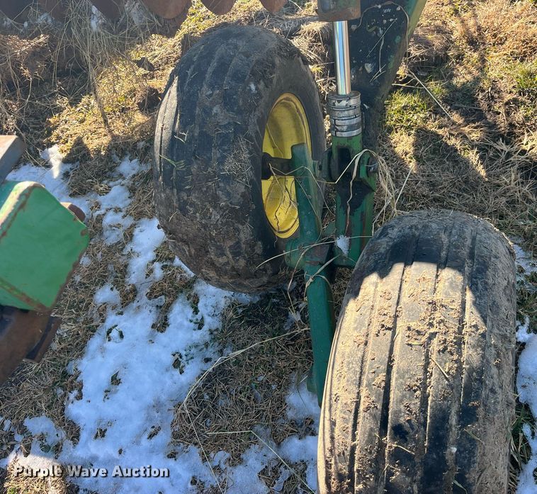 image for item LD9878 John Deere 714  disk ripper