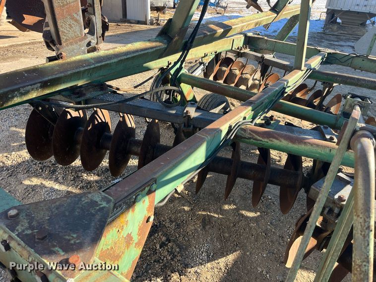 image for item LD9879 John Deere 10335  double off-set disk