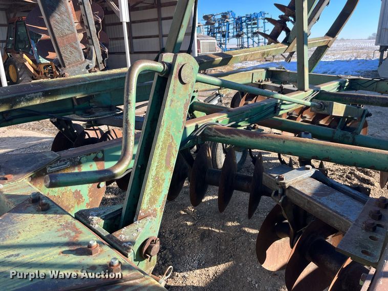 image for item LD9879 John Deere 10335  double off-set disk