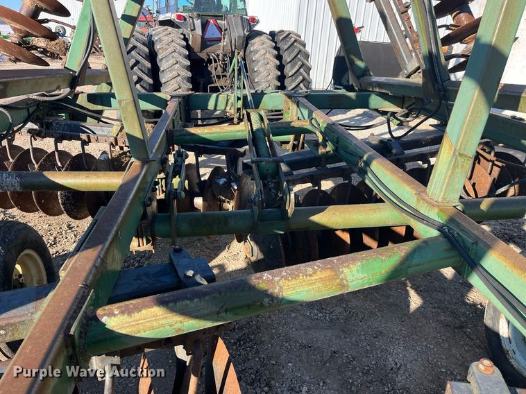 image for item LD9879 John Deere 10335  double off-set disk