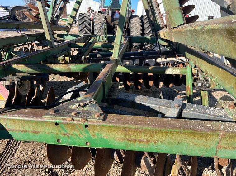 image for item LD9879 John Deere 10335  double off-set disk