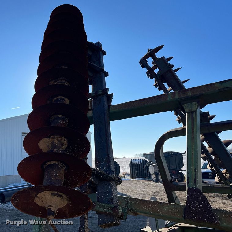 image for item LD9879 John Deere 10335  double off-set disk