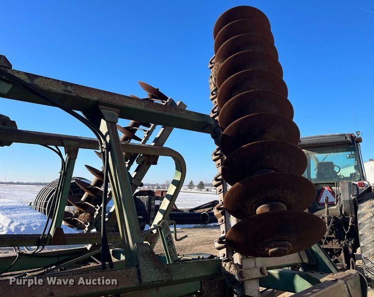 image for item LD9879 John Deere 10335  double off-set disk