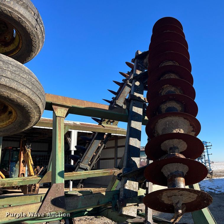 image for item LD9879 John Deere 10335  double off-set disk